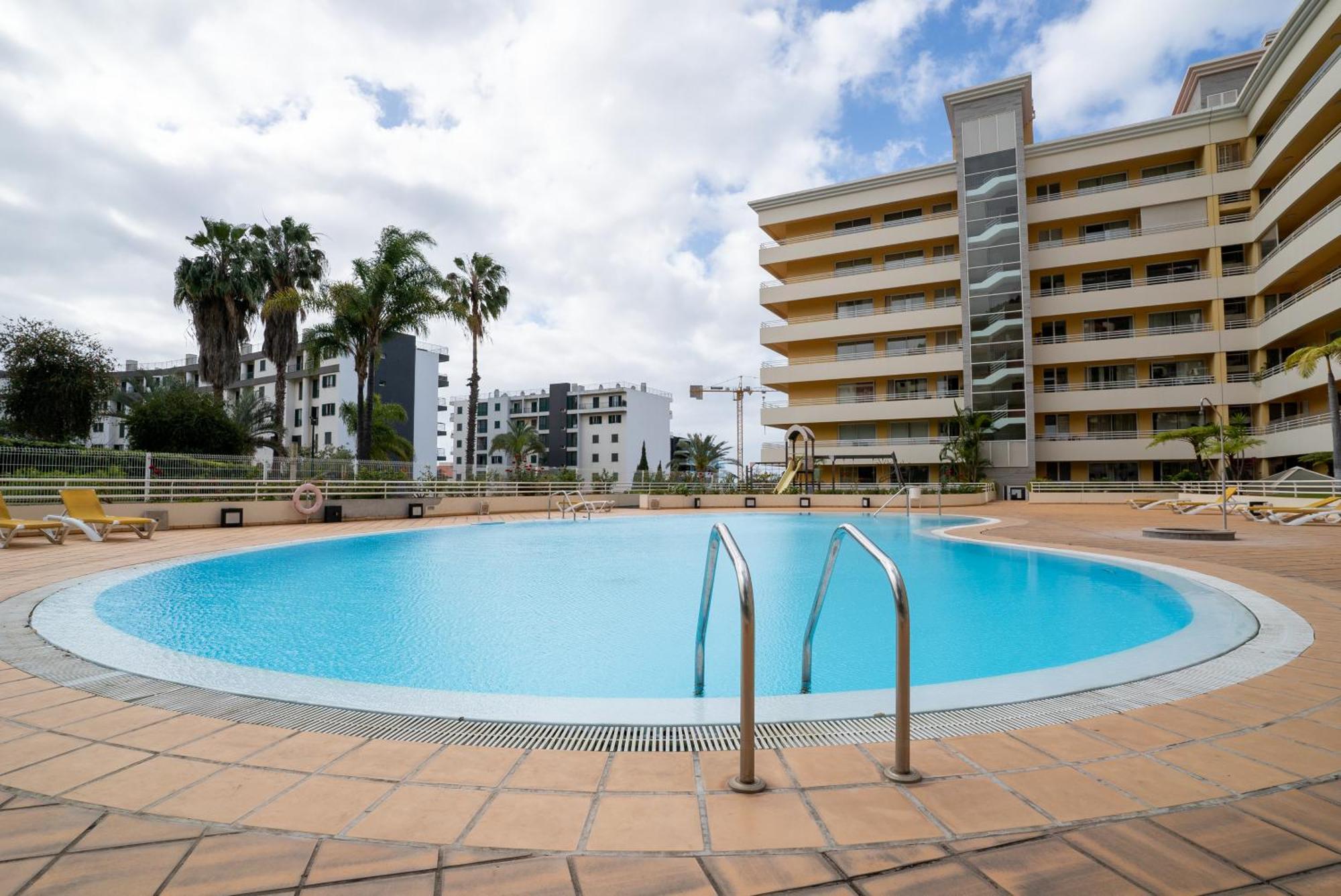 Green Park Ajuda Apartment フンシャル エクステリア 写真